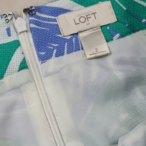 Ann Taylor LOFT Twill Tropical Foliage 🌴 Palm Fern Pencil Skirt White Resort - Picture 7 of 9